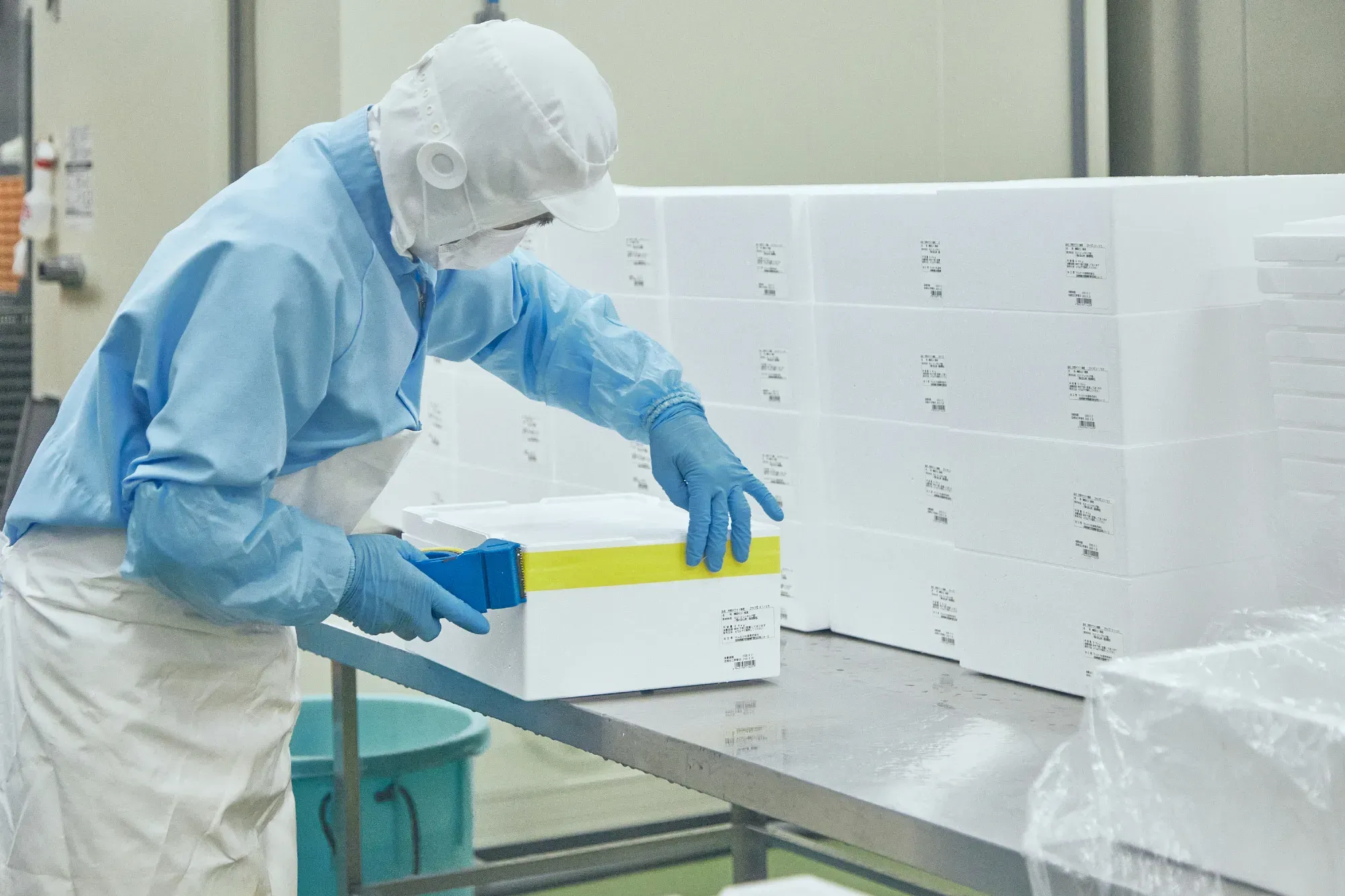 出荷用の箱詰め・梱包作業
